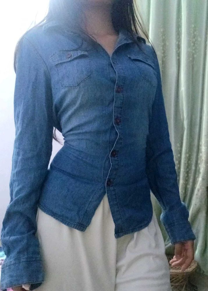 blue classy shirt with 2 small petite pockets🫶🏻