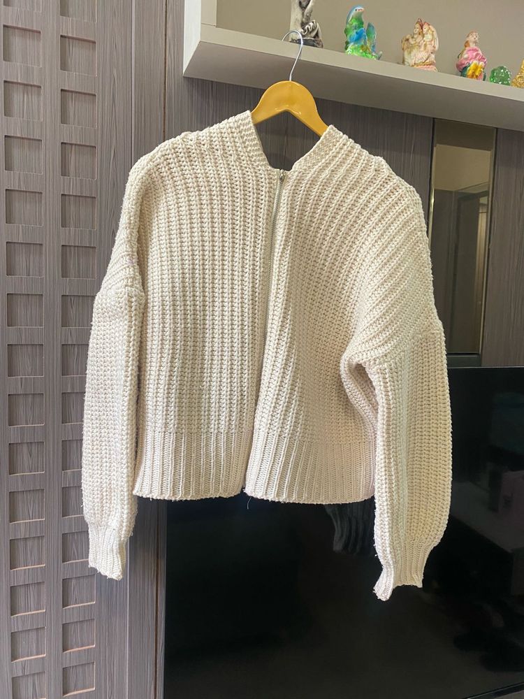 Cream Knit Zip-Up Jacket
