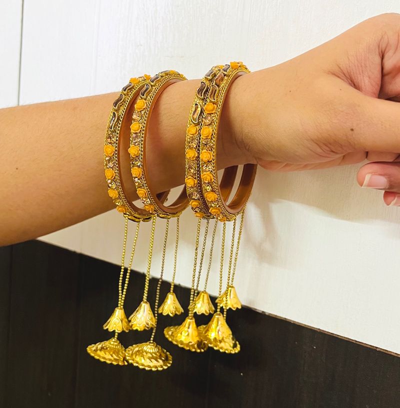 Bangles Set With Kalire