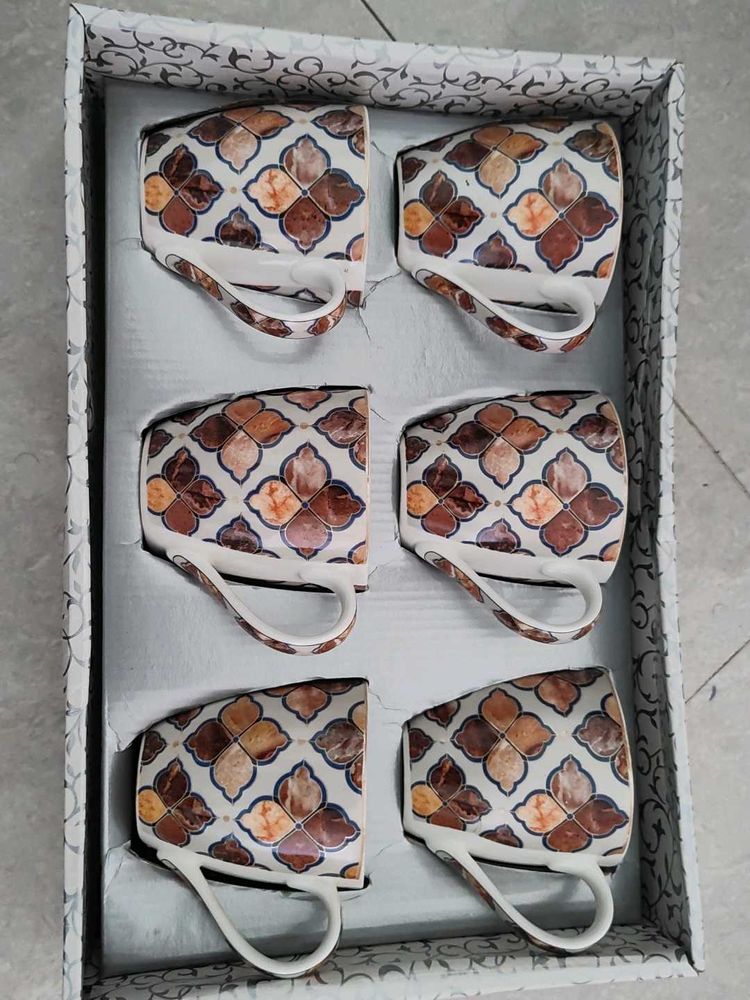 Set of 6 patterned mugs