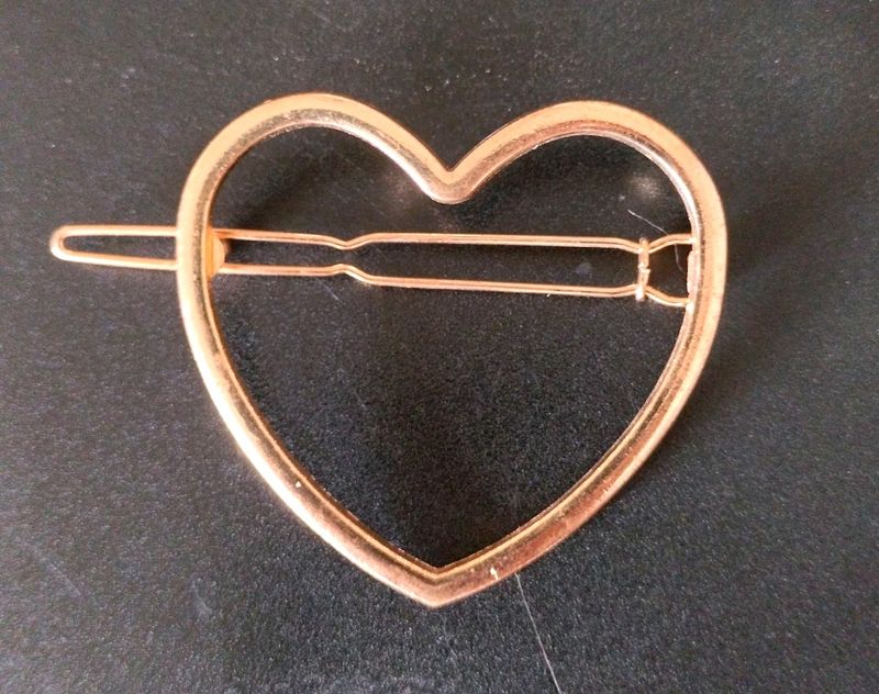 Beautiful Korean Gold Heart Shape Hair Clip/Pin. L
