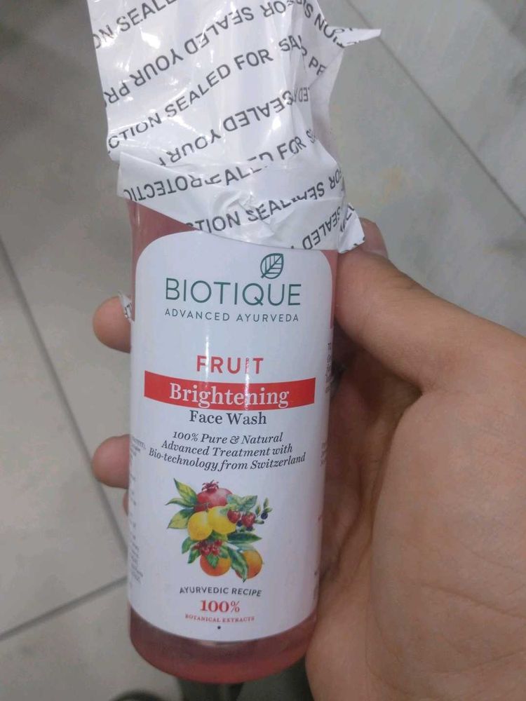Biotique Fruit Brightening Face Wash