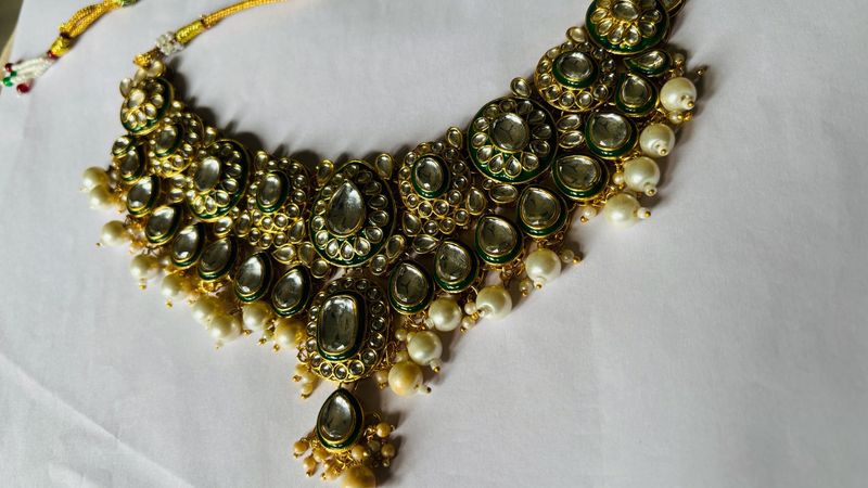 Exquisite Kundan Pearl Necklace Set
