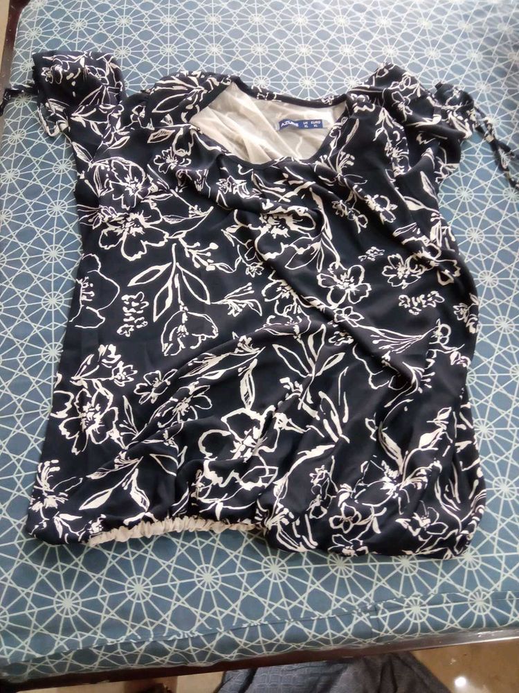 Chic Floral Print Top