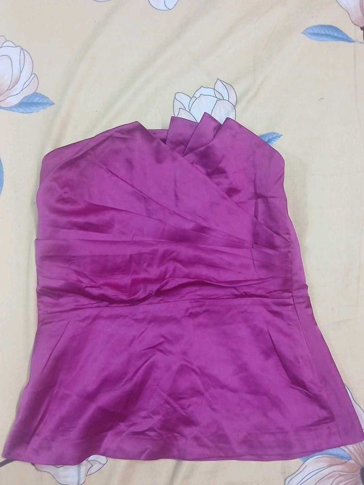Elegant Strapless Fuchsia Top