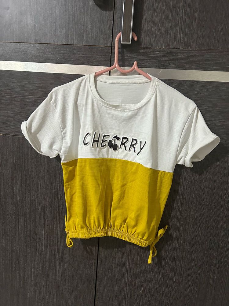 Trendy Crop Top Combo(2 Pieces) Like New Grab fast