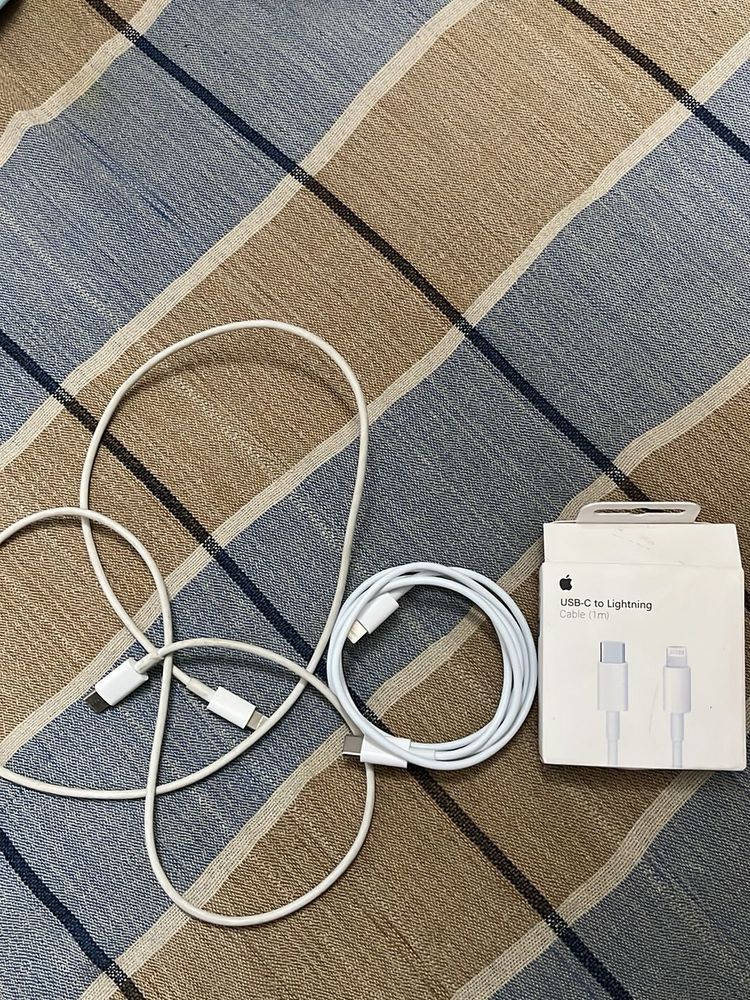 2 Apple USB-C to Lightning Cable
