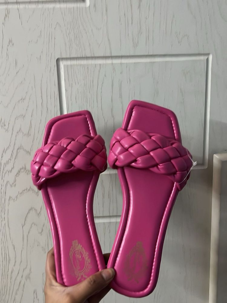🦩Branded Gorgeous pink flats on sale