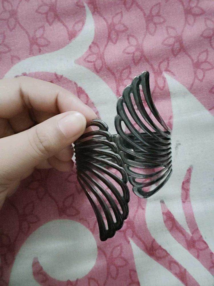 198.Wing Design Cuff Bracelet