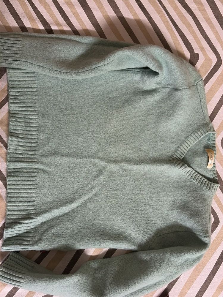 Cozy v-neck pullover
