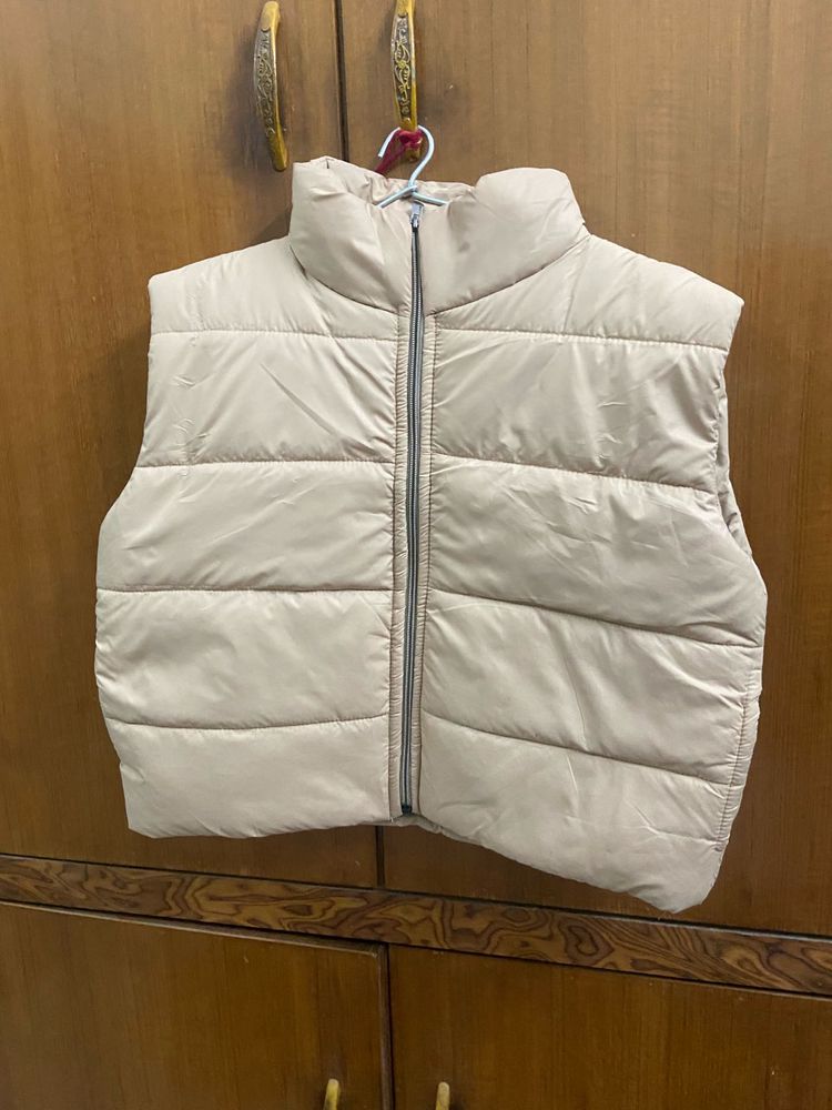 Cream  buffer half jacket