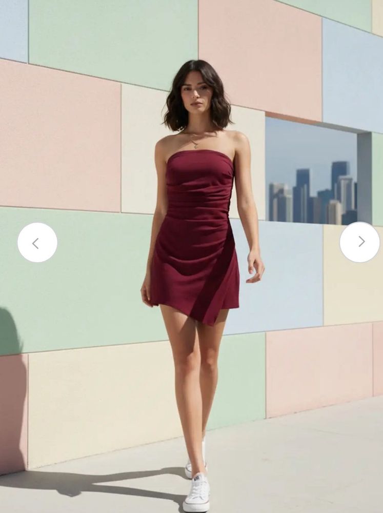 Chic Burgundy Strapless Mini Dress