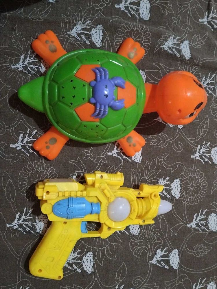 Toy Turtle and Blaster Gun Set