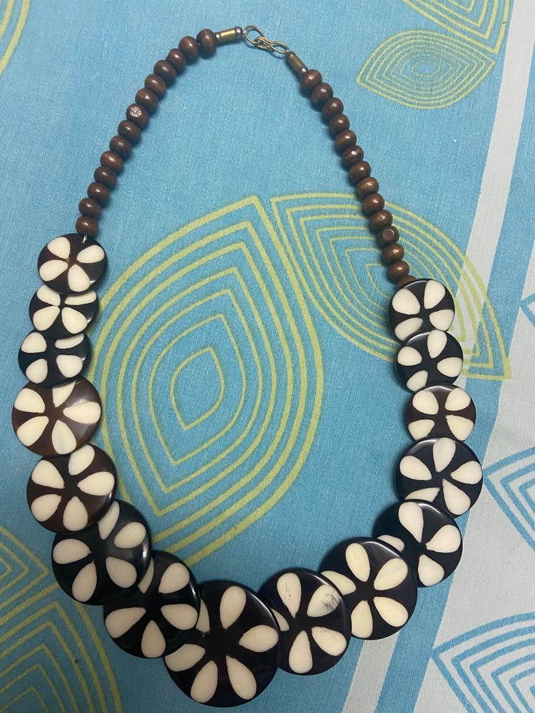 Neck piece