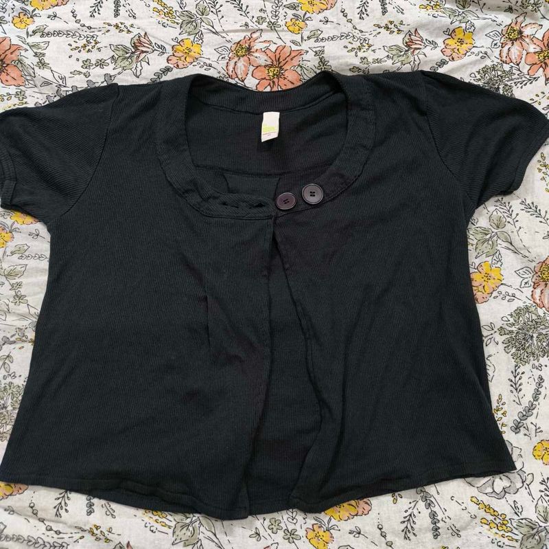 Stylish Black Buttoned Short-Sleeved Shrug