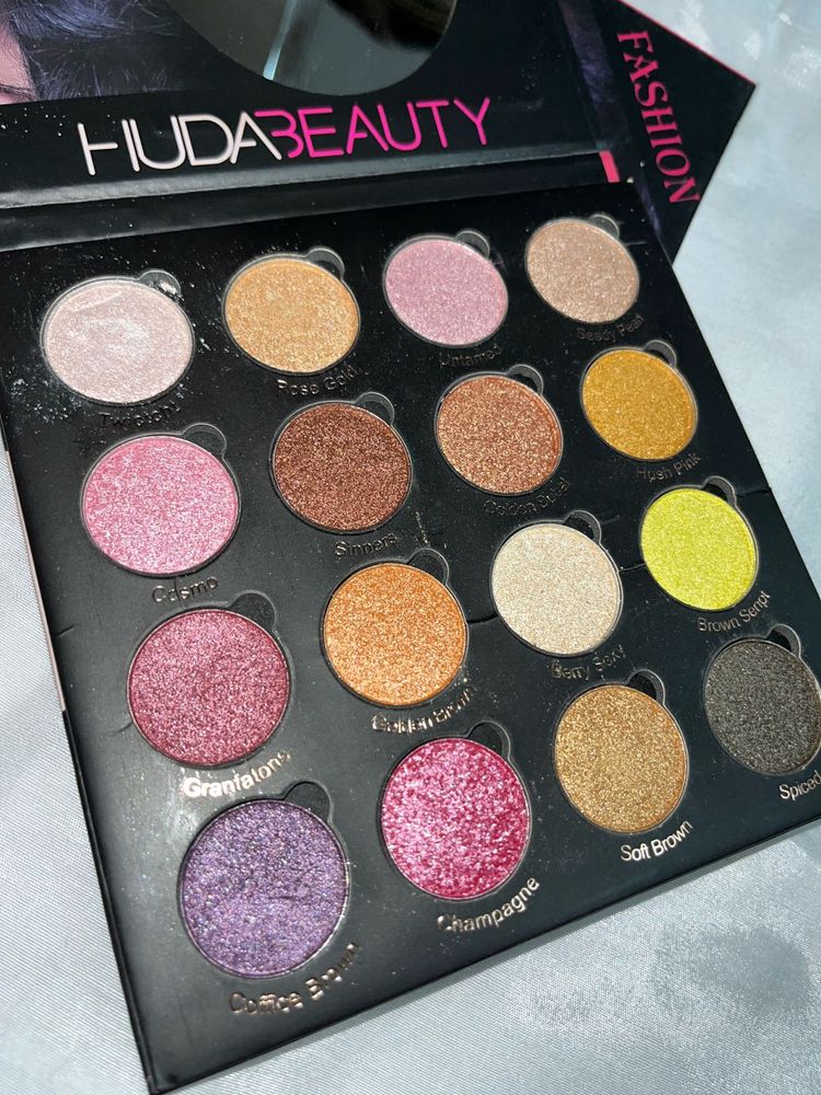 Huda Beauty Eyeshadow Palette