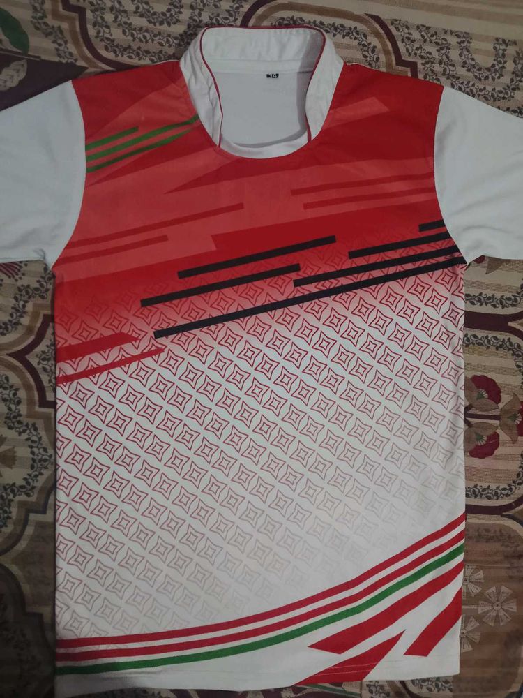 women's Sporty White Graphic T-Shirt &amp; shorts