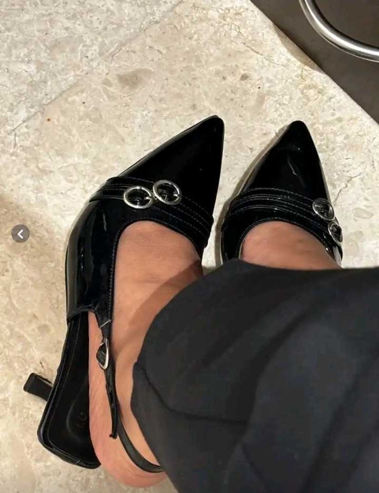 Chic Black Heels 🖤