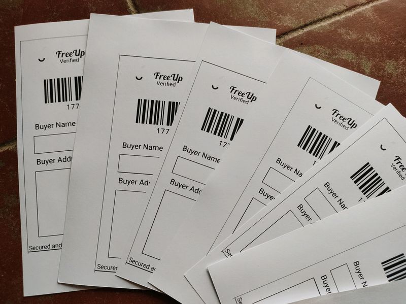 Freeup Nonstick Shipping Labels
