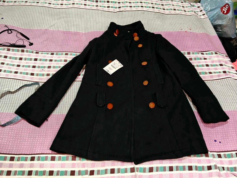 Stylish Black wintercoat short