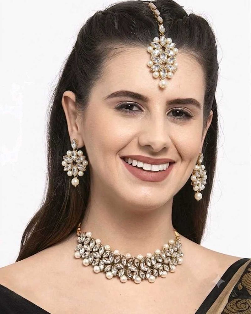 Exquisite Kundan Necklace Set