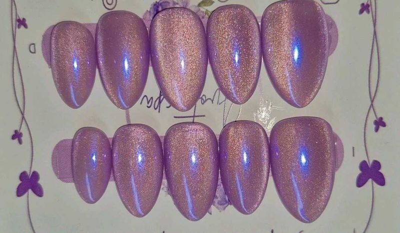 Shimmering Cat Eye Press-On Nails