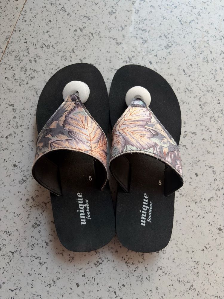 Unique Footwear Flip flops