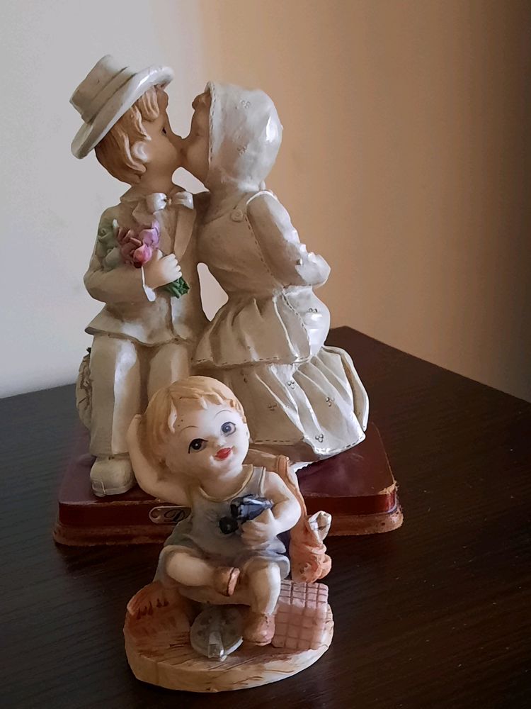 🌷2 Figurines🌷