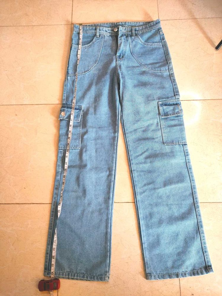 Light Wash Wide Leg Cargo Jeans 🪐🦢💌🕊️🐚🦪