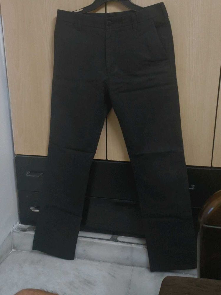 Black trousers