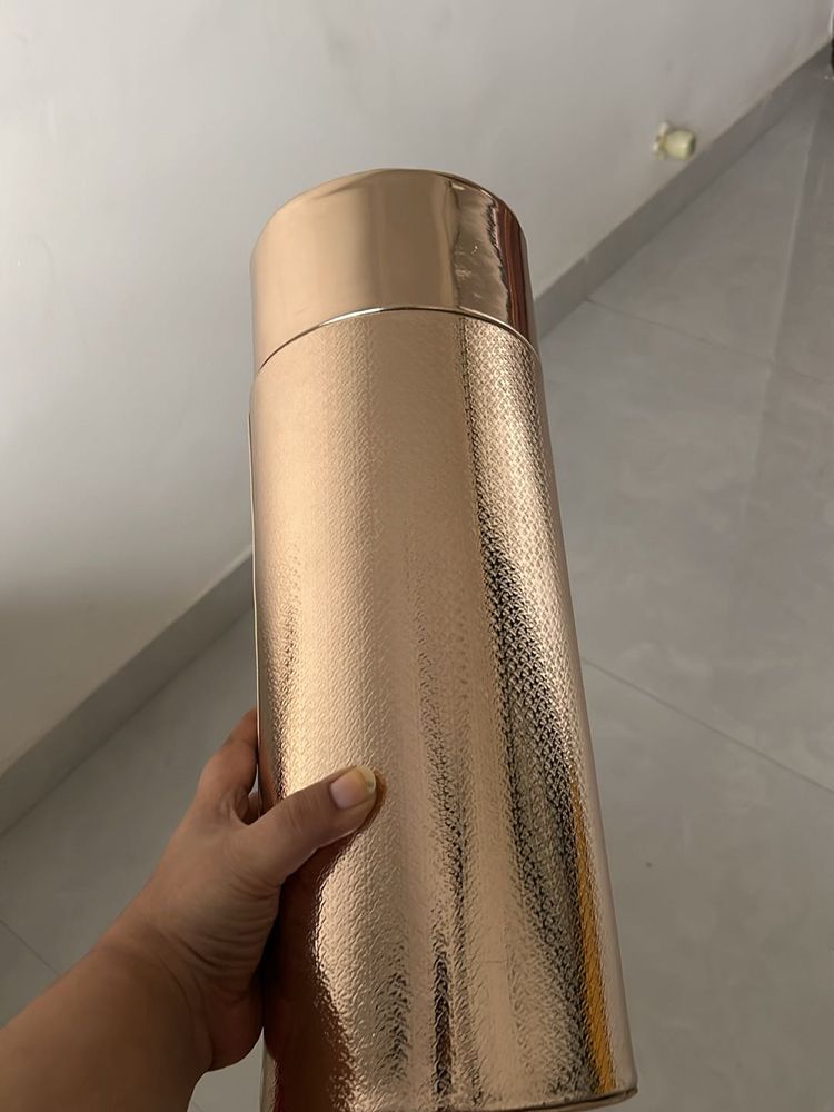 Kay Beauty Rose Gold Lipstick Stand