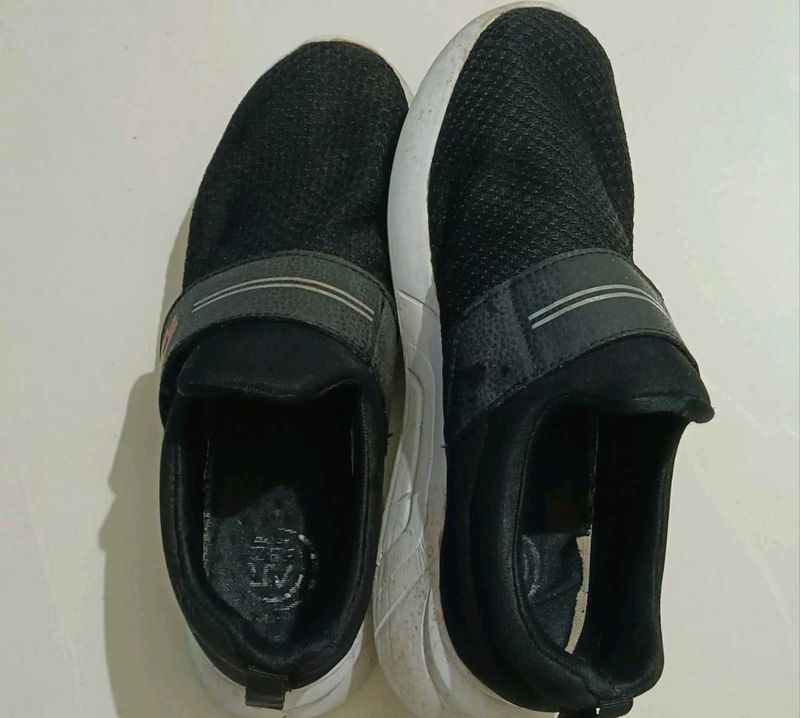 Comfortable Black Slip-On Sneakers