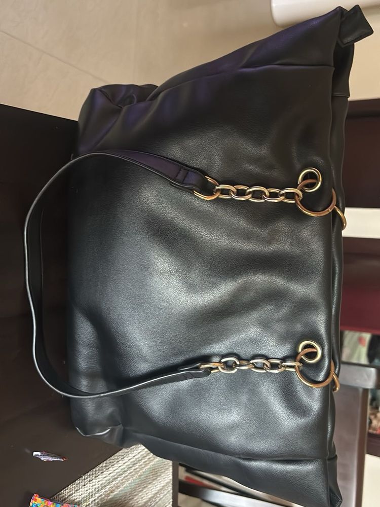 Black Chain Detail laptop Bag