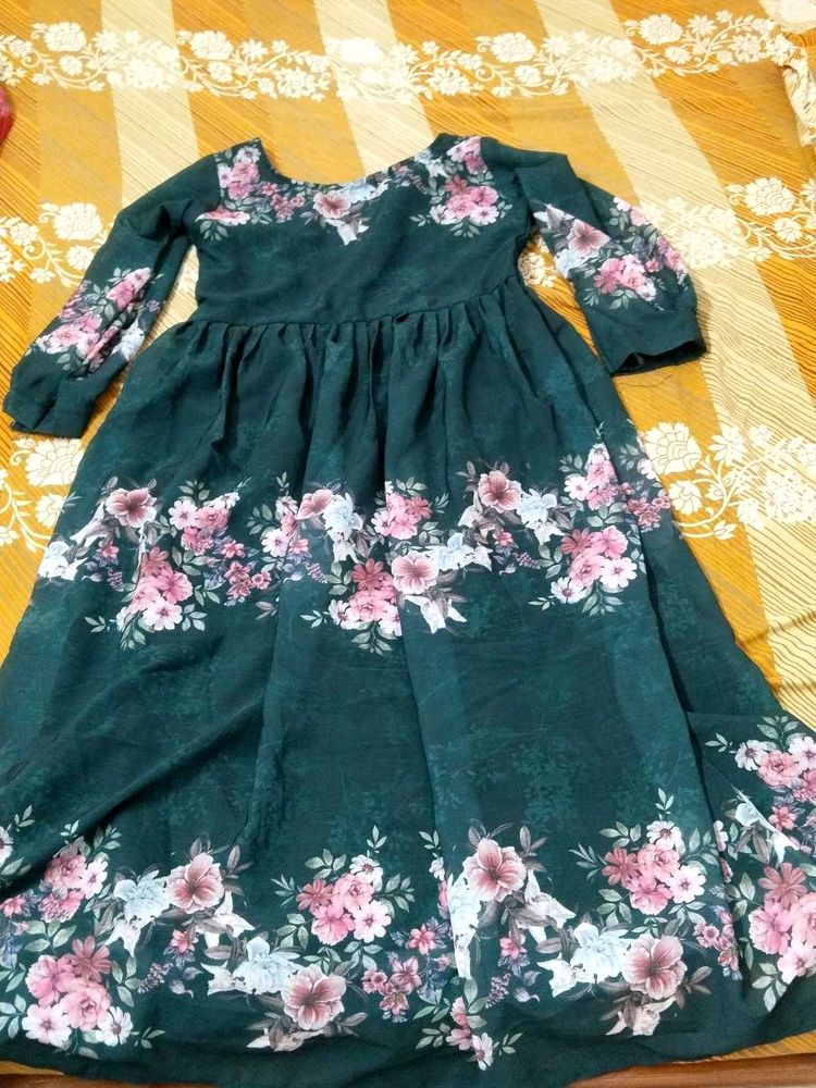 Beautiful Floral Print Maxi dress👗😍