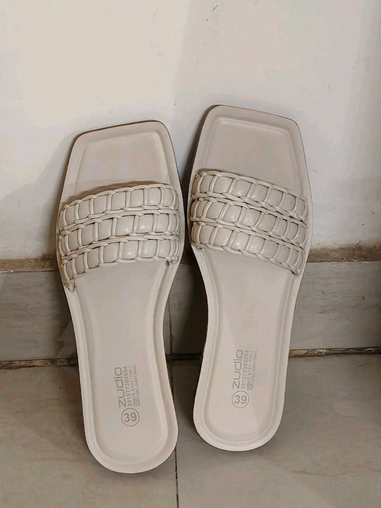 Zudio Brand new Slip on Sandals!! 👡