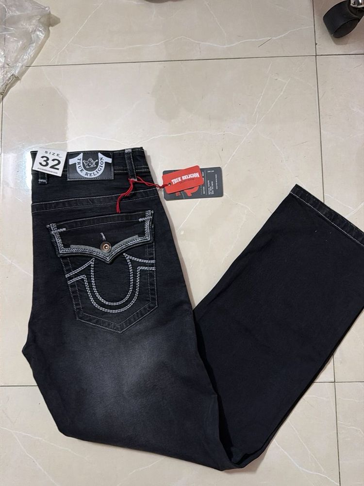 True Religion Men's Black Jeans 32-34 size