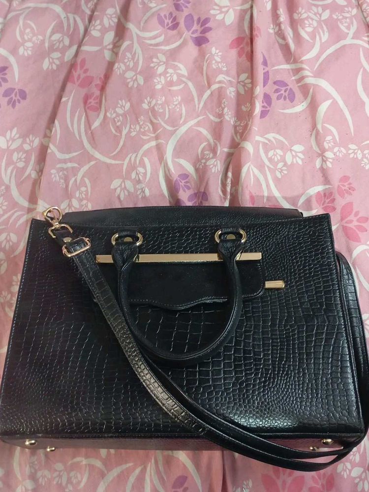 Chic Black Crocodile Textured Handbag