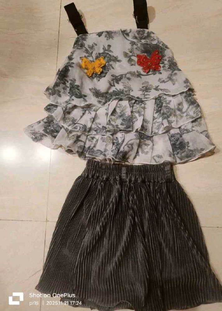 Floral Kurta with Decorative Butterfly