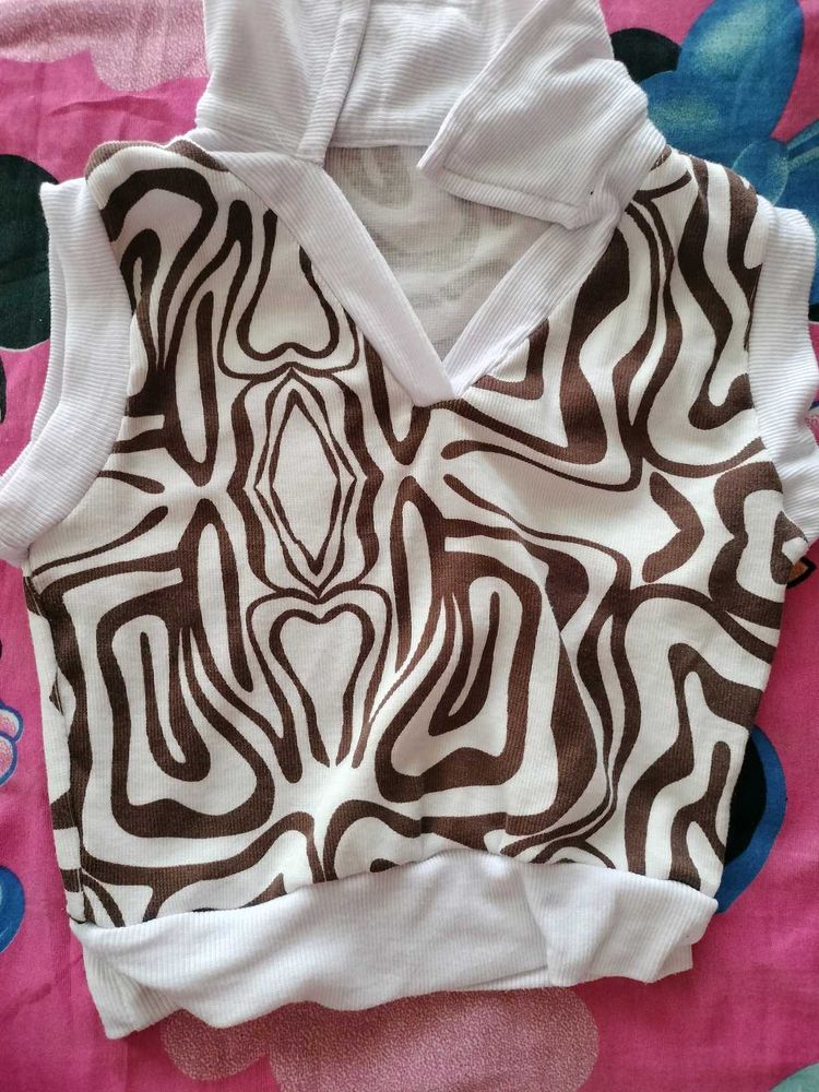 Stylish Sleeveless Hoodie Top