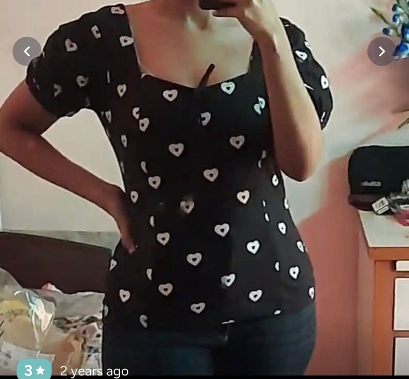 Cute Heart Print Puff Sleeve Top