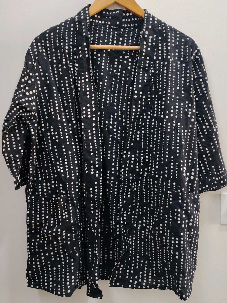 Black &amp; White Dotted Shrug