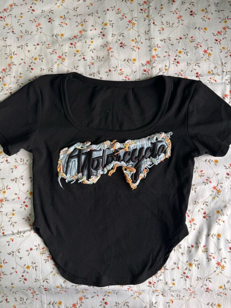 Black pattern crop tops