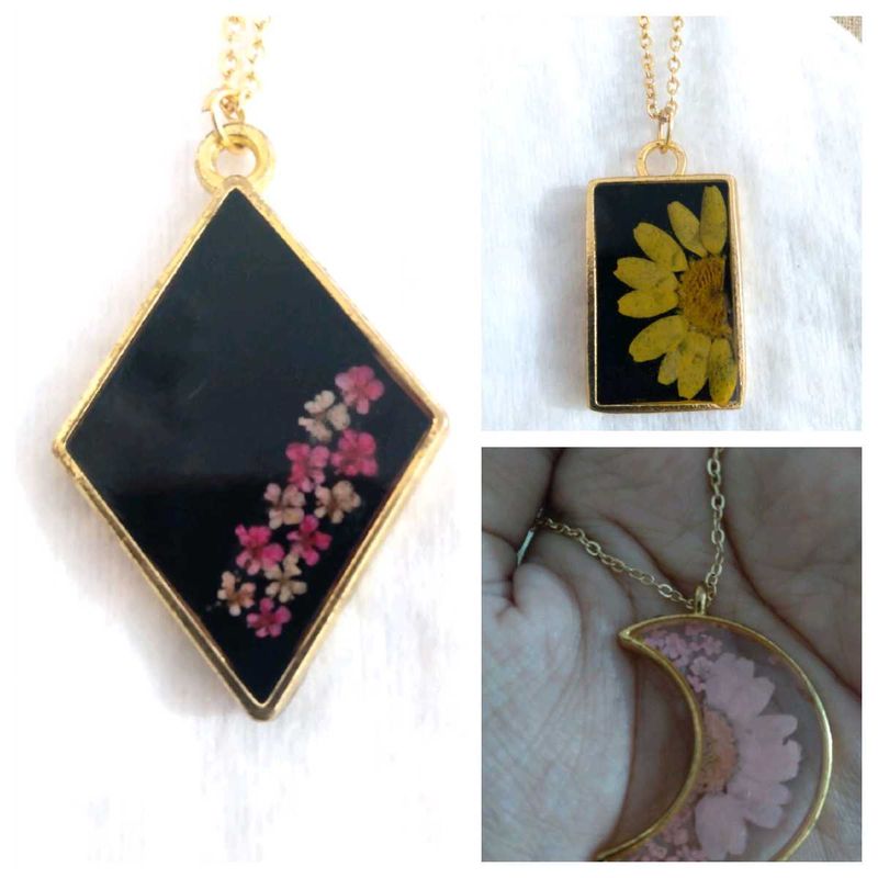 Floral Pendant Necklace