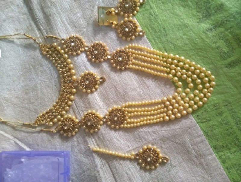 Feminine Unique Jewellery Set