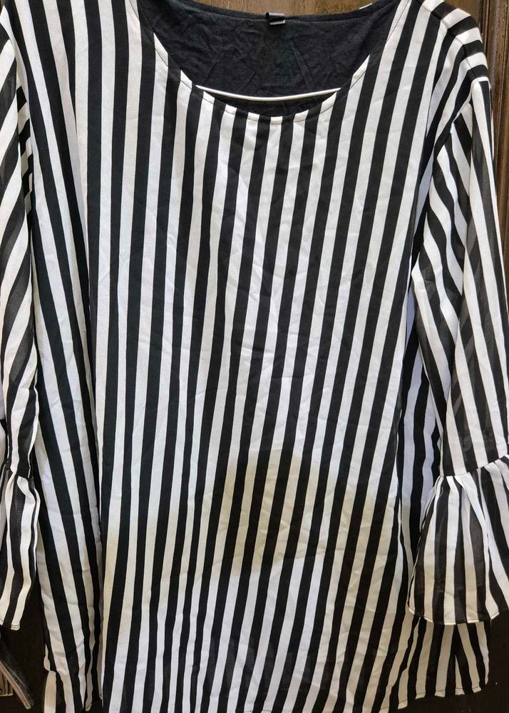 Chic Striped Flare Sleeve Top