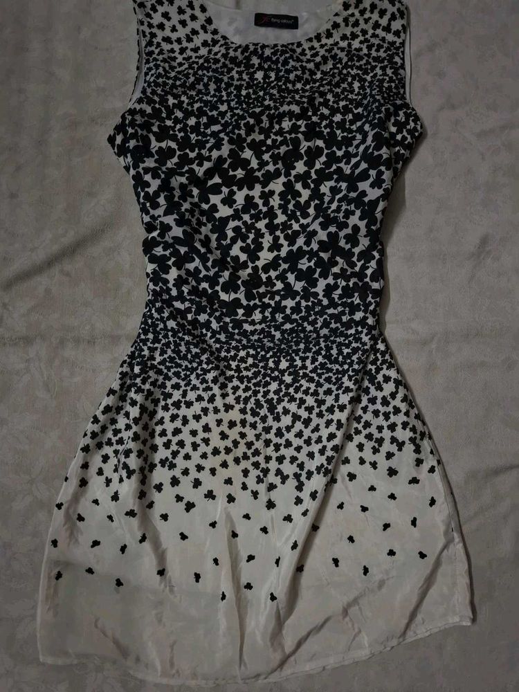 Flying Colours Floral Dress black and white