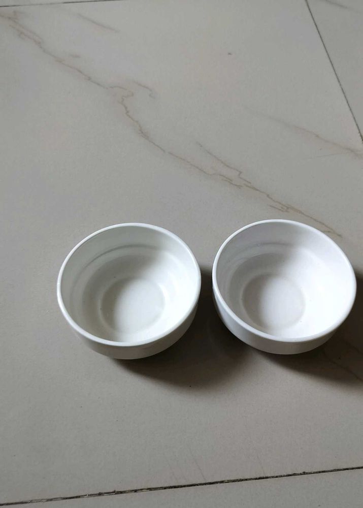 Set of 2 White Ceramic Bowls
