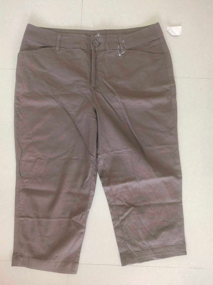 Imported St. John's Bay Capri