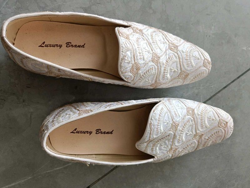 embroidered sherwani shoes