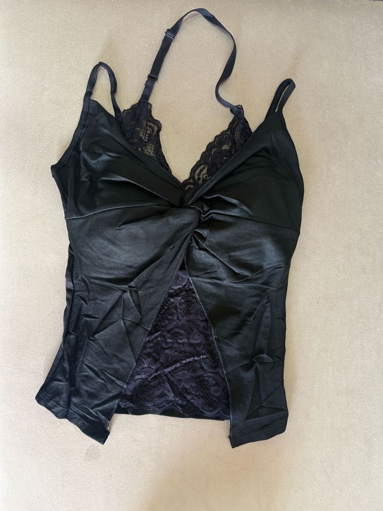 Elegant Black Lace Trim Cami Paded Top